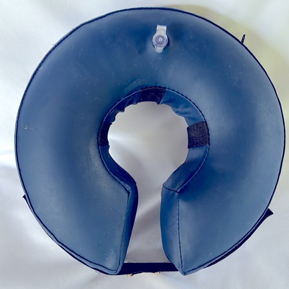 Gently Used TOTAL PET HEALTH INFLATABLE COLLAR BLUE - Picture 6 of 9